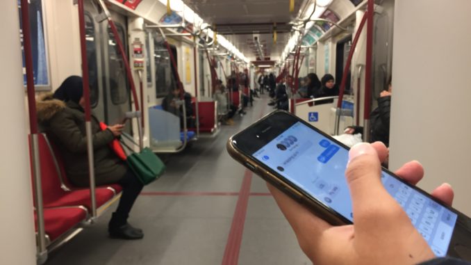cellphone-in-the-subway